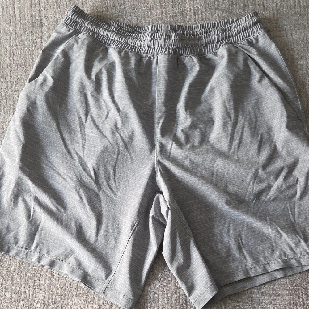 Mens Lululempn Pace Breaker Short Large